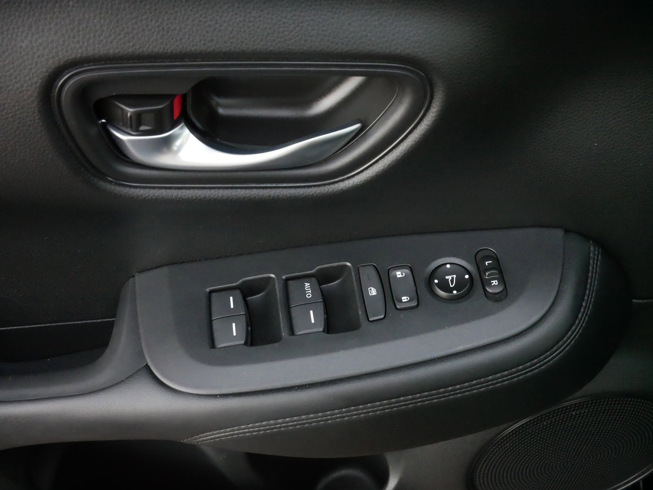 Certified 2023 Honda HR-V LX image 19