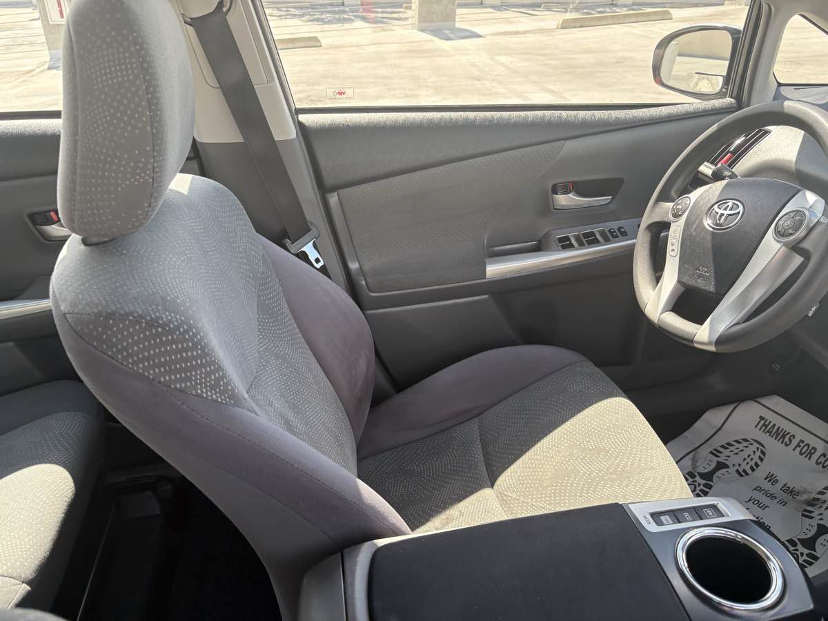 Used 2013 Toyota Prius V Three image 14