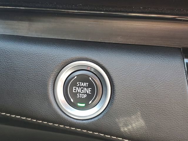 Certified 2023 Cadillac Escalade Premium Luxury w/ Performance Package AWD/4WD image 19