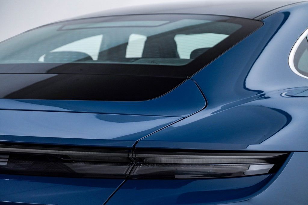 Used 2022 Porsche Taycan 4S image 12