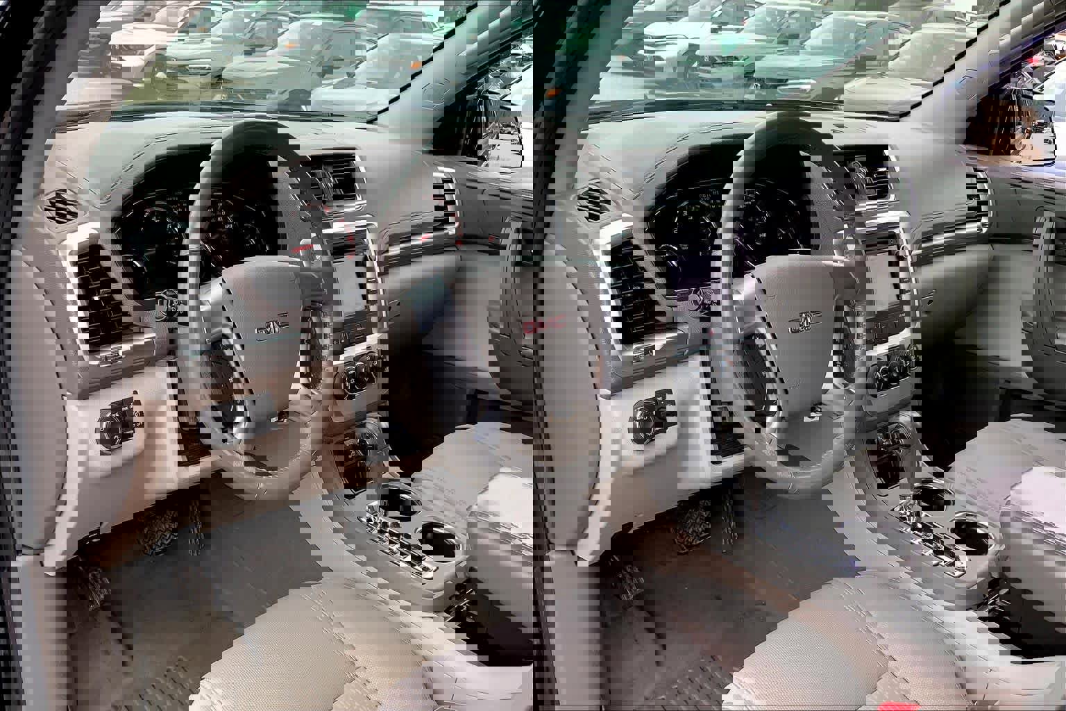 Used 2015 GMC Acadia SLE AWD/4WD image 18