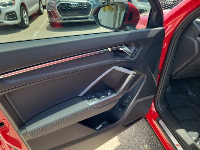Certified 2025 Audi Q3 2.0T Premium w/ Convenience Package AWD/4WD image 18