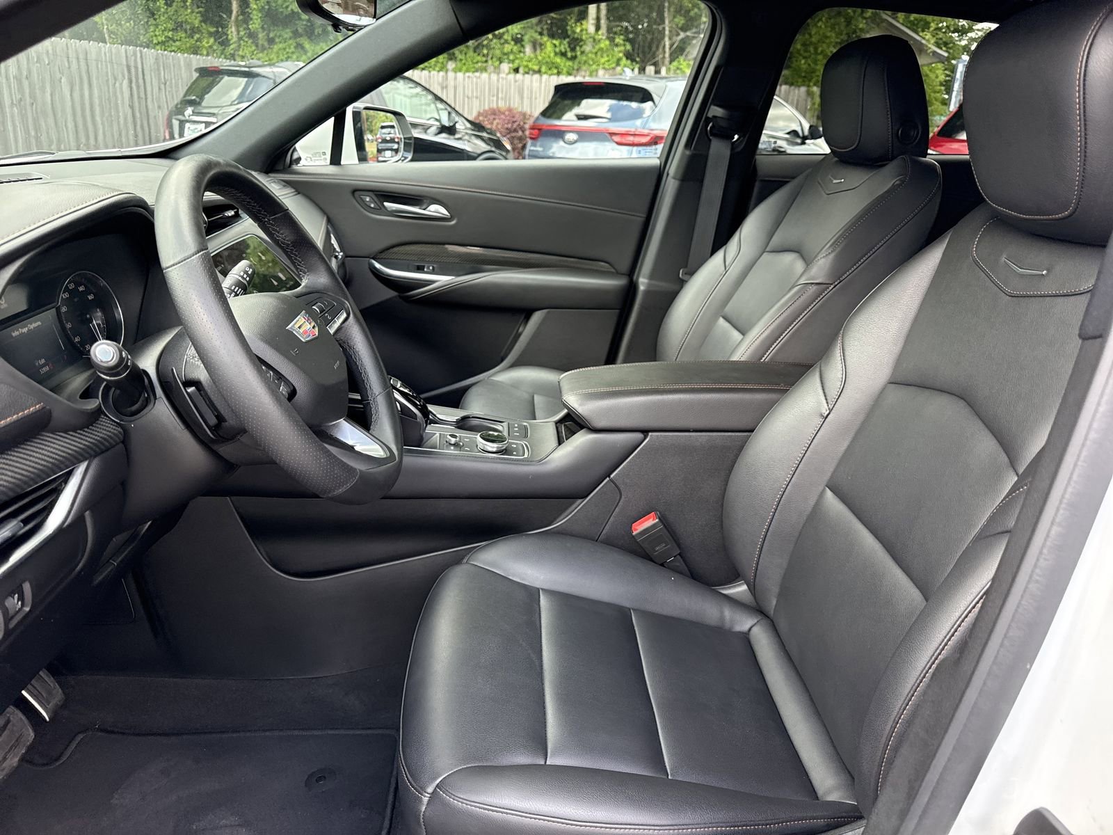 Used 2022 Cadillac XT4 Sport w/ Enhanced Visibility Package FWD image 9