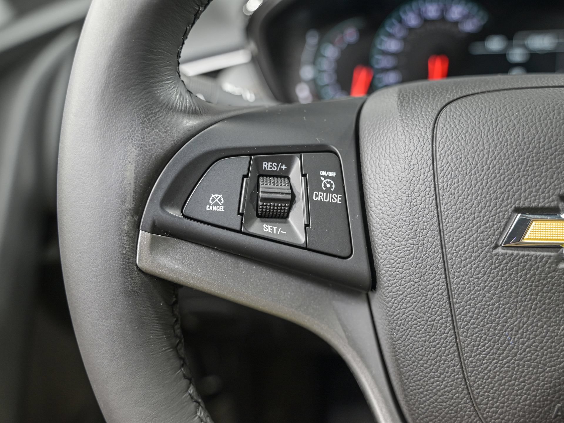 Used 2022 Chevrolet Trax LT w/ LT Convenience Package AWD/4WD image 21