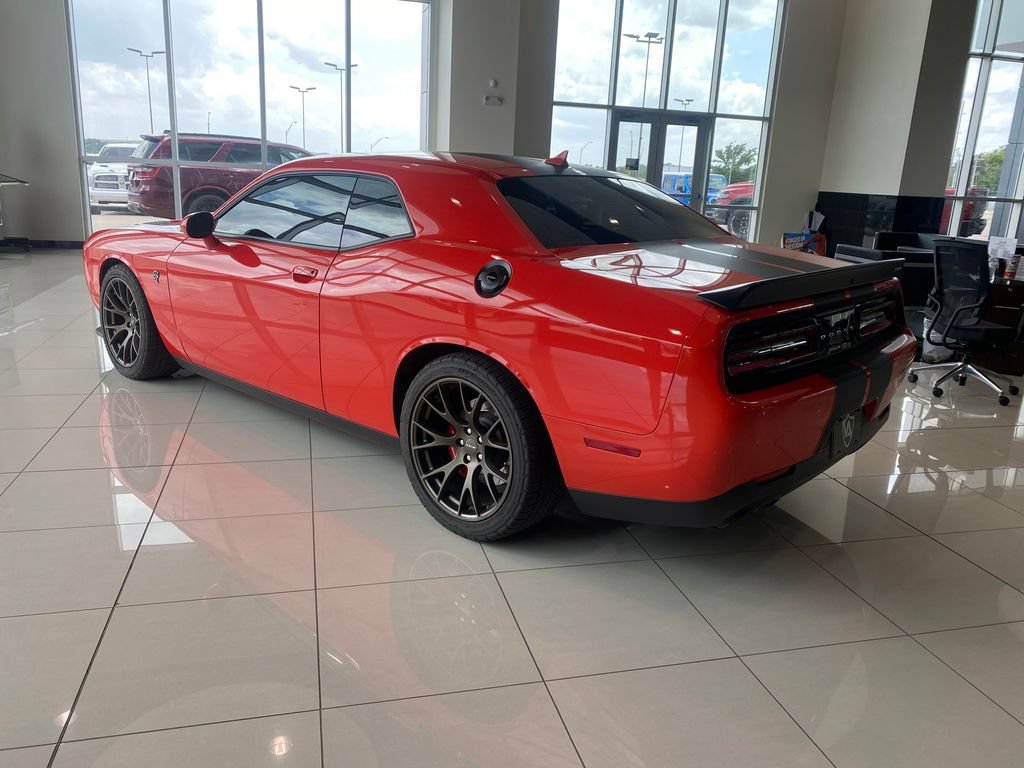 Used 2016 Dodge Challenger SRT Hellcat RWD image 4