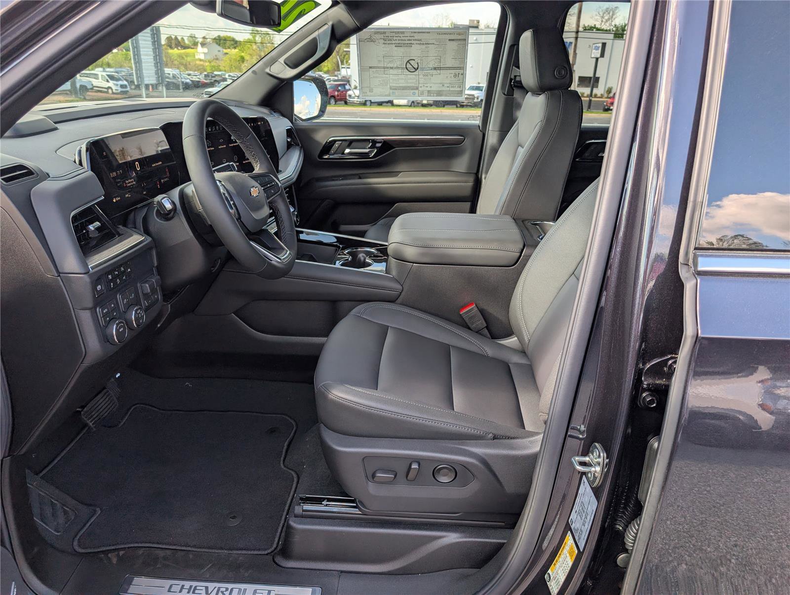 New 2026 Chevrolet Suburban LT w/ Comfort Package AWD/4WD image 13