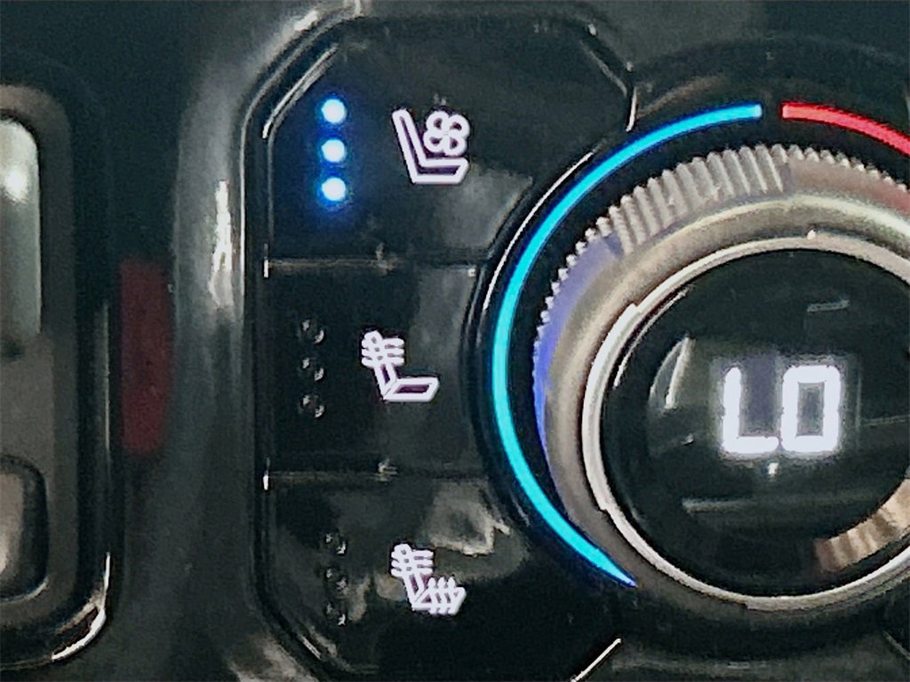 Used 2024 Chevrolet Silverado 2500 High Country w/ Technology Package image 17