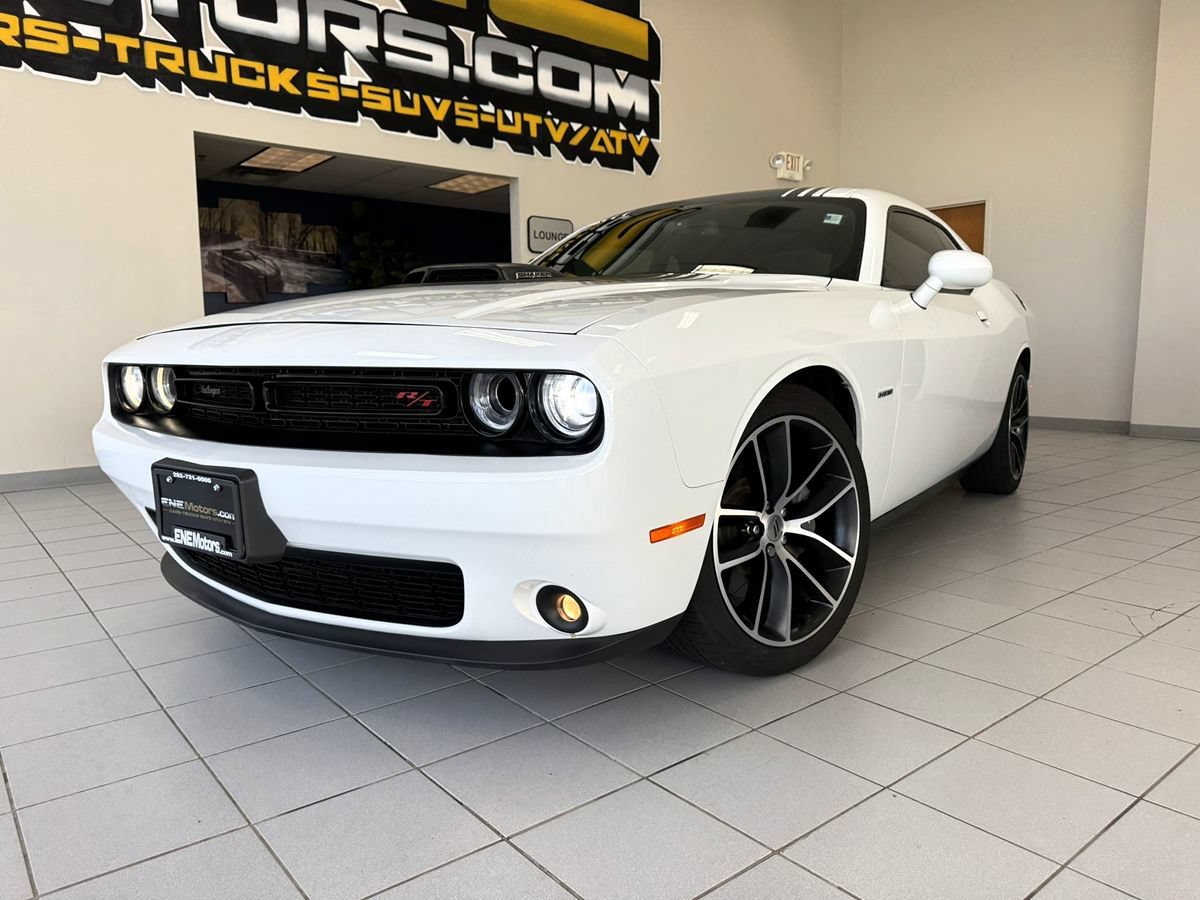 Used 2018 Dodge Challenger R/T Plus RWD image 40