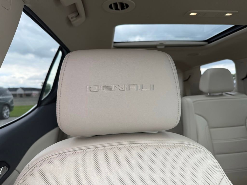 Used 2023 GMC Acadia Denali w/ Denali Ultimate Package AWD/4WD image 32