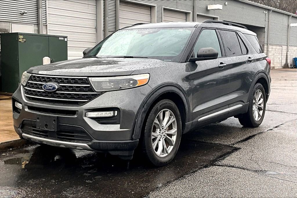 Used 2020 Ford Explorer XLT w/ Equipment Group 202A image 2