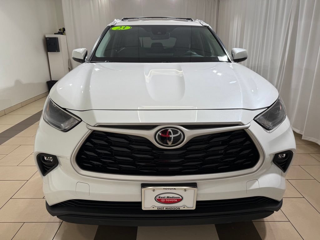 Used 2023 Toyota Highlander XLE AWD/4WD image 8