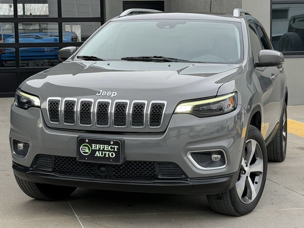 Used 2021 Jeep Cherokee Limited image 3
