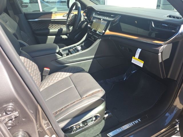 New 2026 Jeep Grand Cherokee L Summit image 4