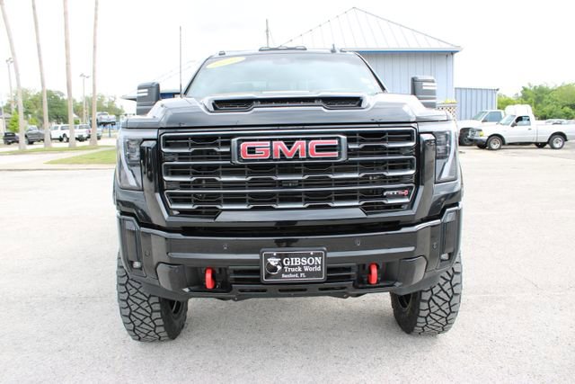 Used 2025 GMC Sierra 2500 AT4 w/ AT4 Premium Plus Package AWD/4WD image 2