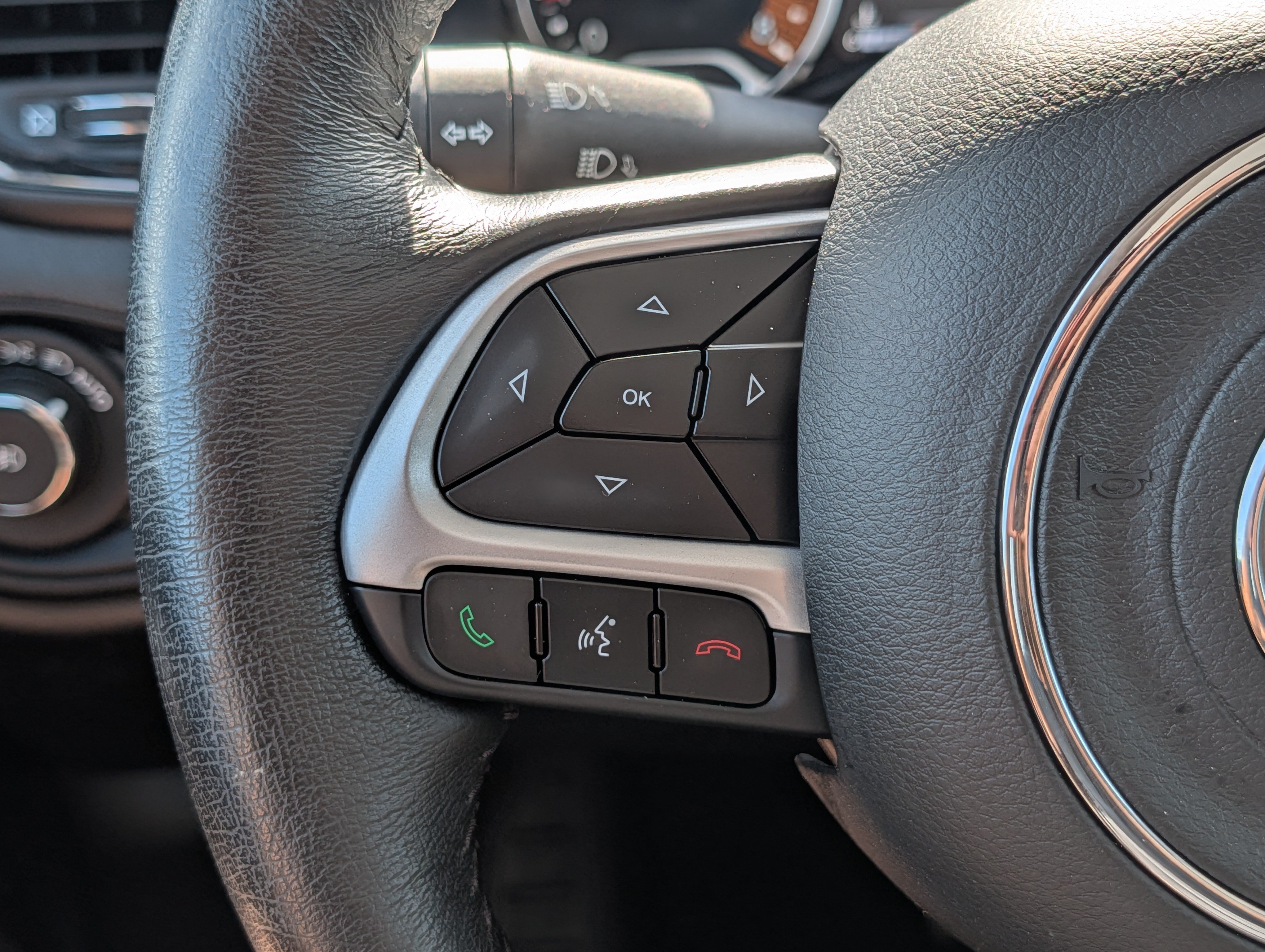 Used 2023 Jeep Renegade Altitude w/ Sun/Sound Group AWD/4WD image 31