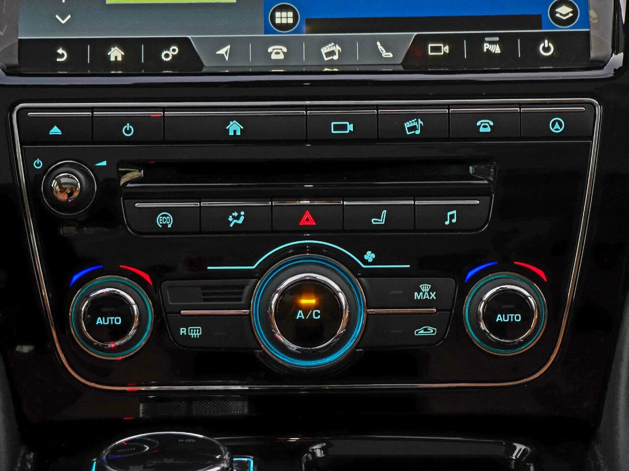 Used 2019 Jaguar XJ L Supercharged image 18