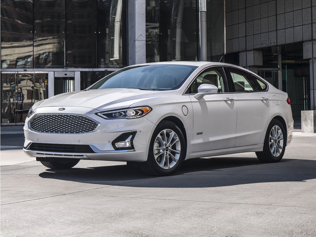 Used 2019 Ford Fusion Energi Titanium FWD image 1