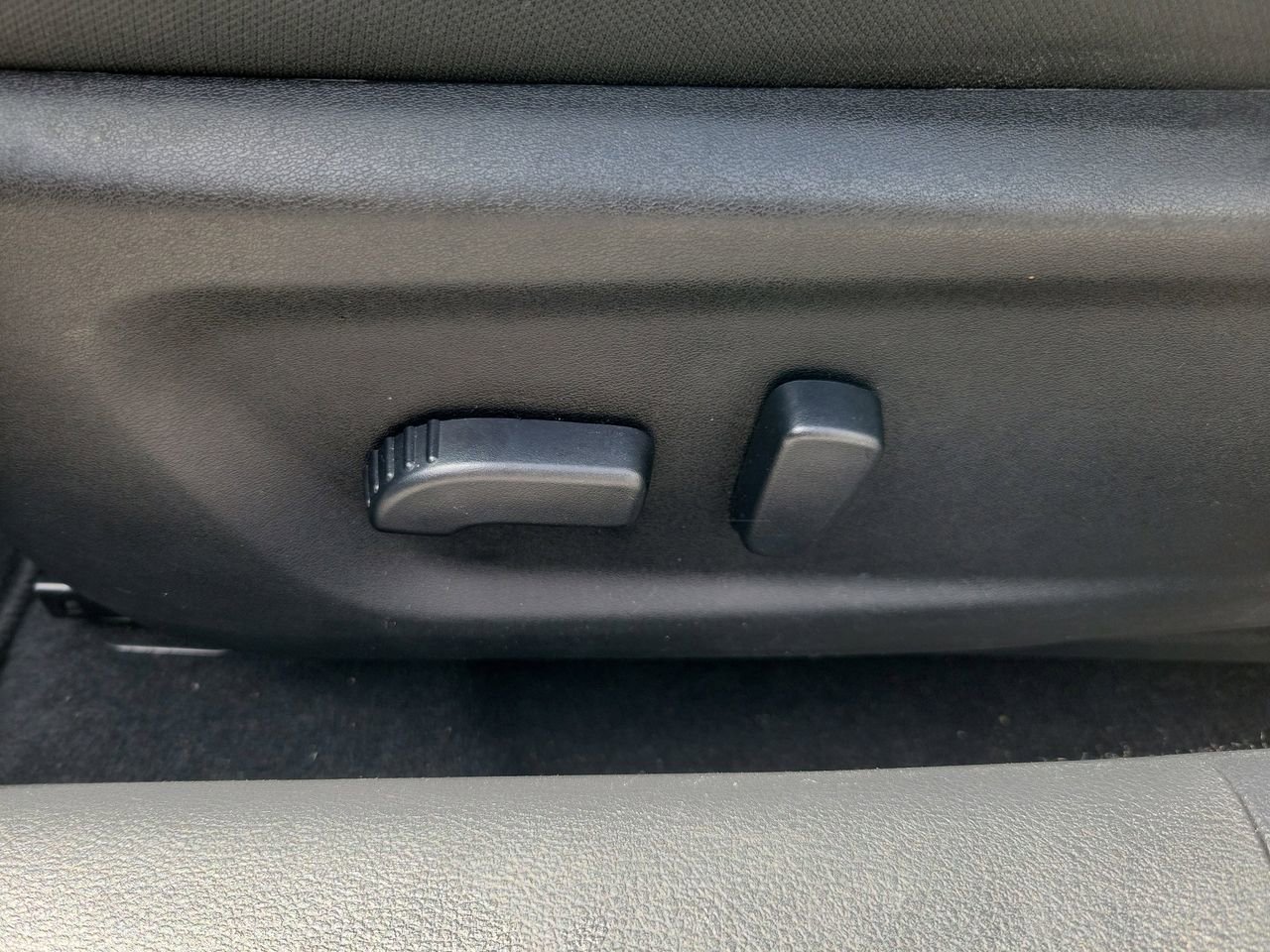 Used 2025 Nissan Altima 2.5 SV image 16