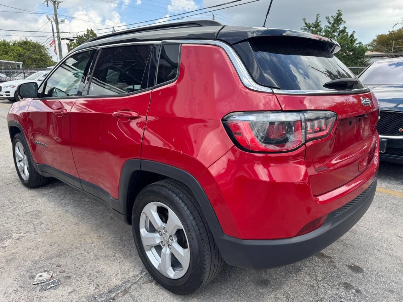 Used 2018 Jeep Compass Latitude image 3