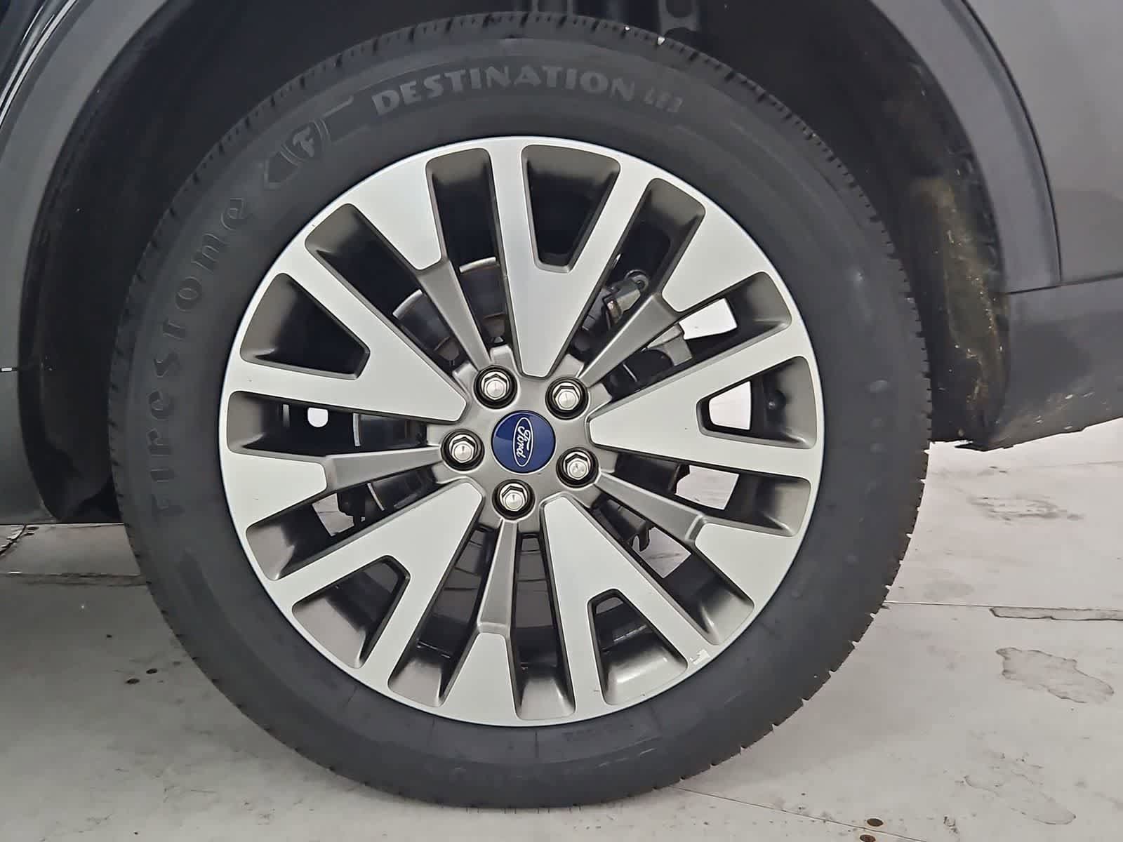 Used 2020 Ford Escape Titanium image 13