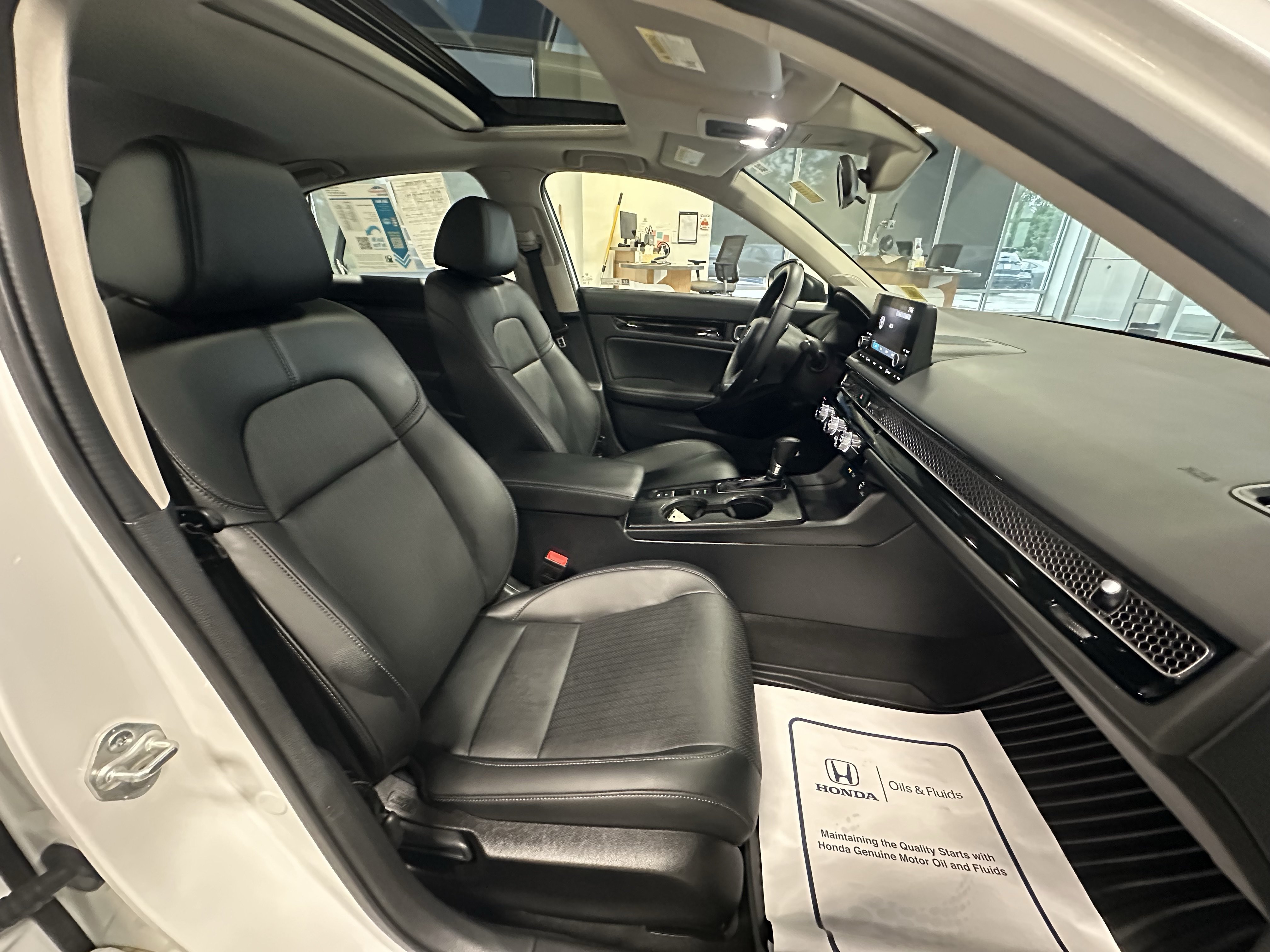 Used 2023 Honda Civic EX-L image 24
