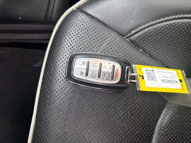 Used 2022 Chrysler Pacifica Limited w/ Uconnect Theater Family Group AWD/4WD image 28