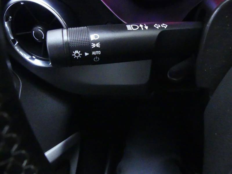 Used 2022 Chevrolet Camaro LT w/ Technology Package image 20