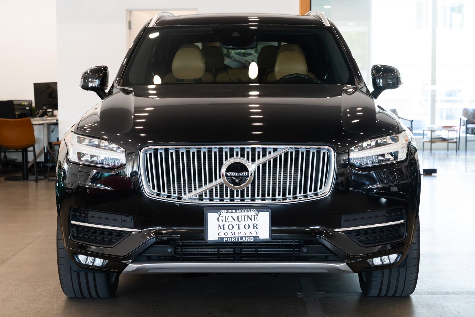 Used 2016 Volvo XC90 T6 AWD/4WD image 2