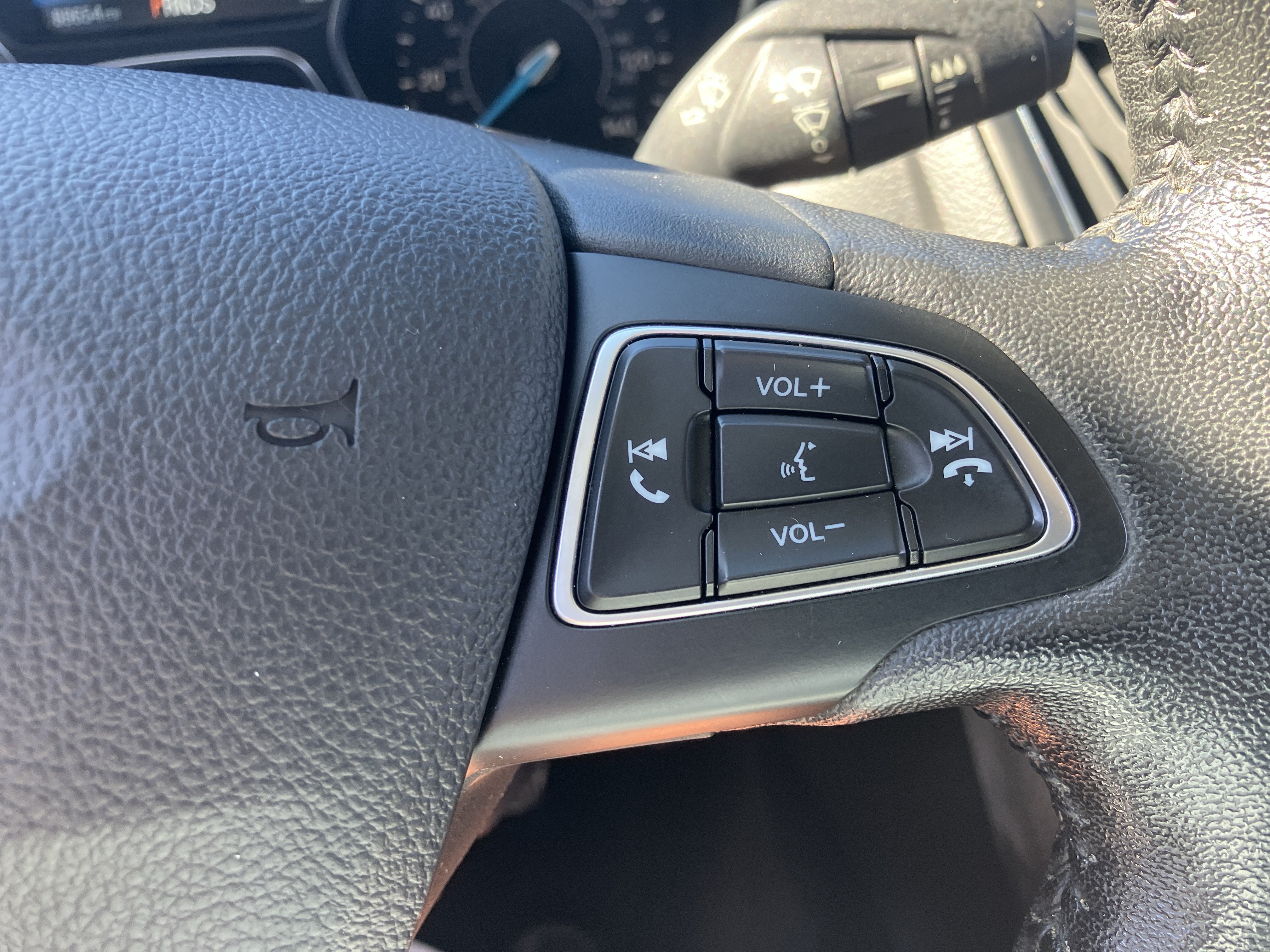 Used 2018 Ford Focus Titanium FWD image 25
