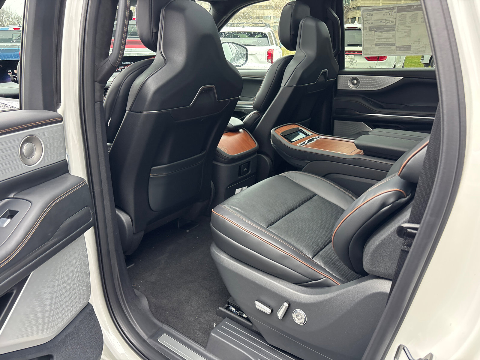 New 2026 Lincoln Navigator L Black Label AWD/4WD image 27