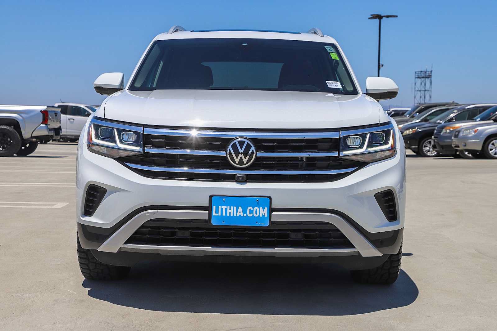 Used 2021 Volkswagen Atlas SEL Premium AWD/4WD image 2