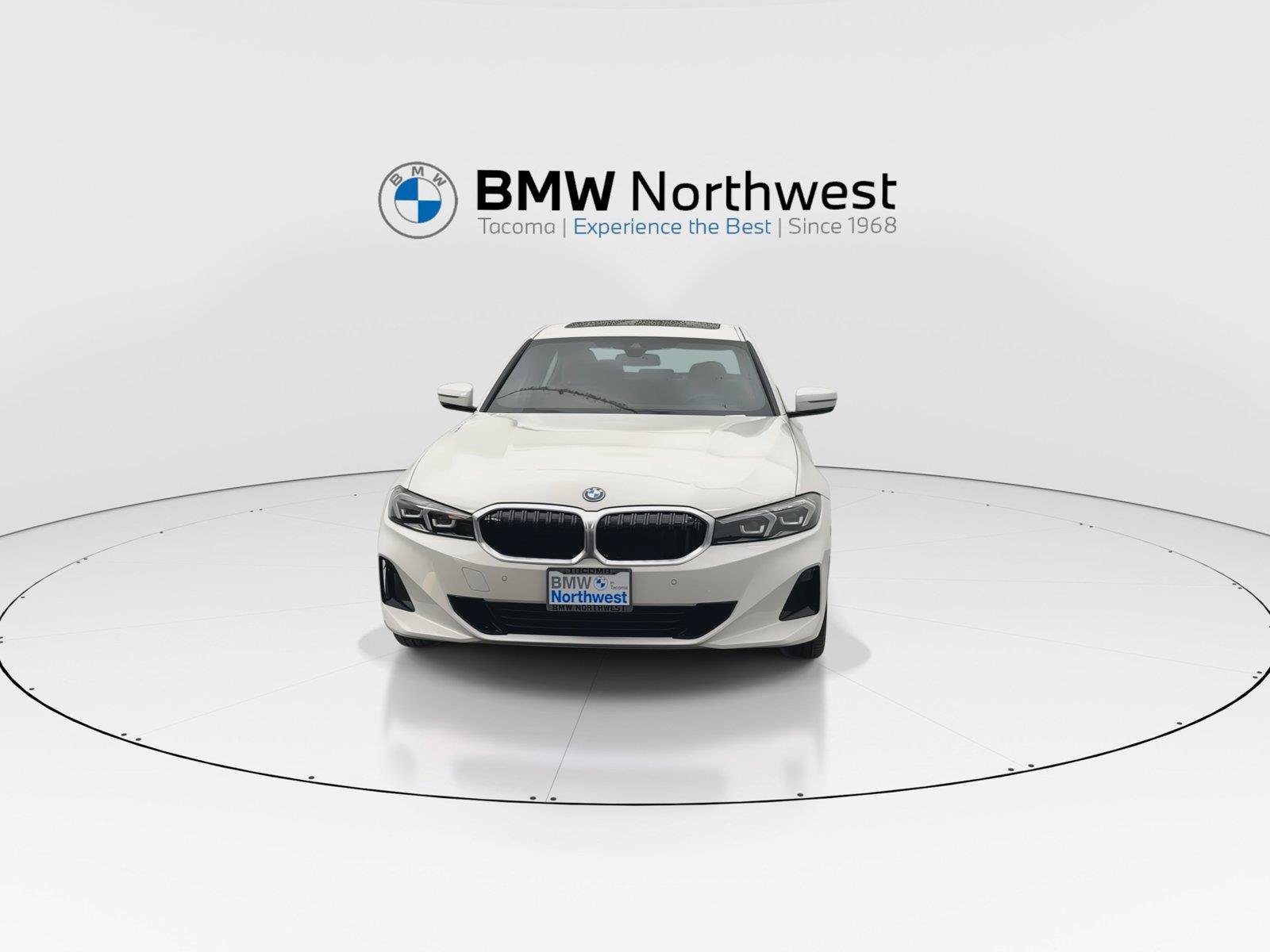 Used 2024 BMW 330e w/ Convenience Package RWD image 8
