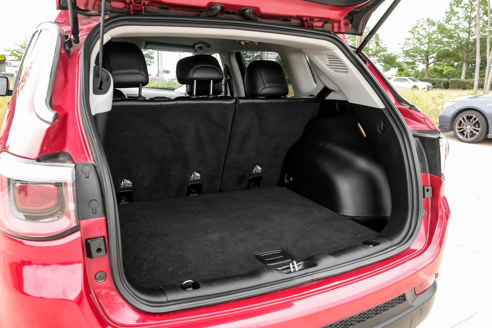 Used 2017 Jeep Compass Latitude w/ Popular Equipment Group FWD image 52