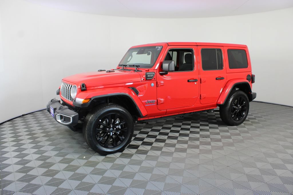 Used 2025 Jeep Wrangler Unlimited Sahara w/ Safety Group AWD/4WD image 2