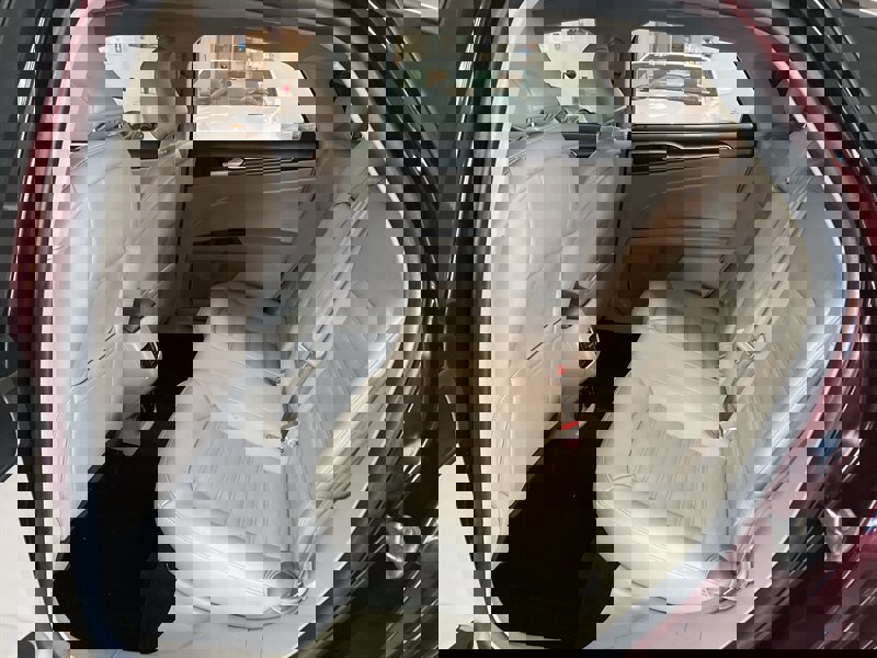 Used 2018 Ford Fusion SE w/ Fusion SE Technology Package image 22