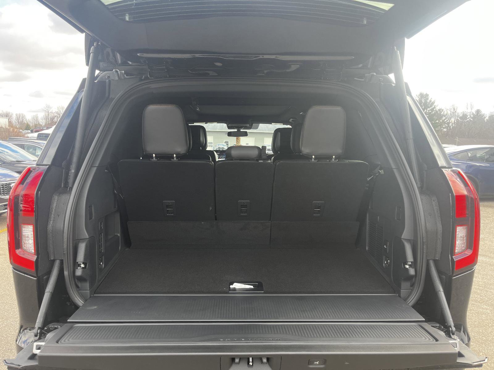 New 2026 Ford Expedition Tremor image 9