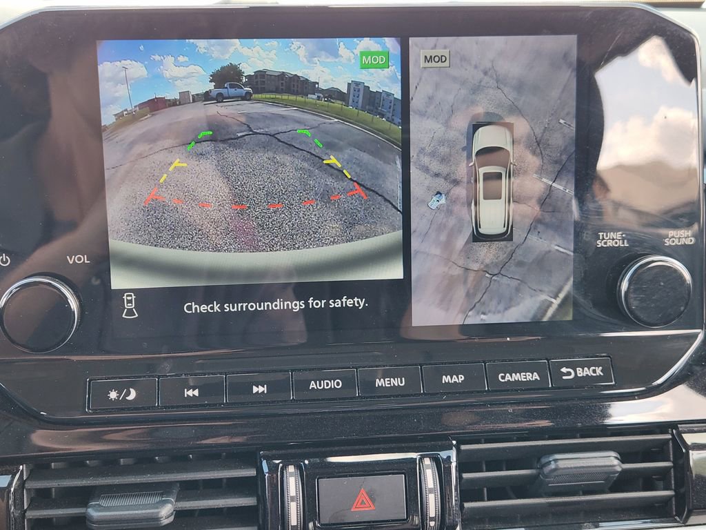 Used 2024 Nissan Pathfinder SL image 13