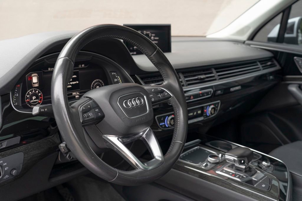 Used 2017 Audi Q7 3.0T Premium Plus w/ Premium Plus Package image 35
