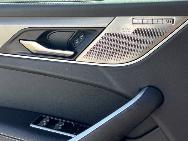 Used 2025 Jaguar F-PACE R-Dynamic S image 25