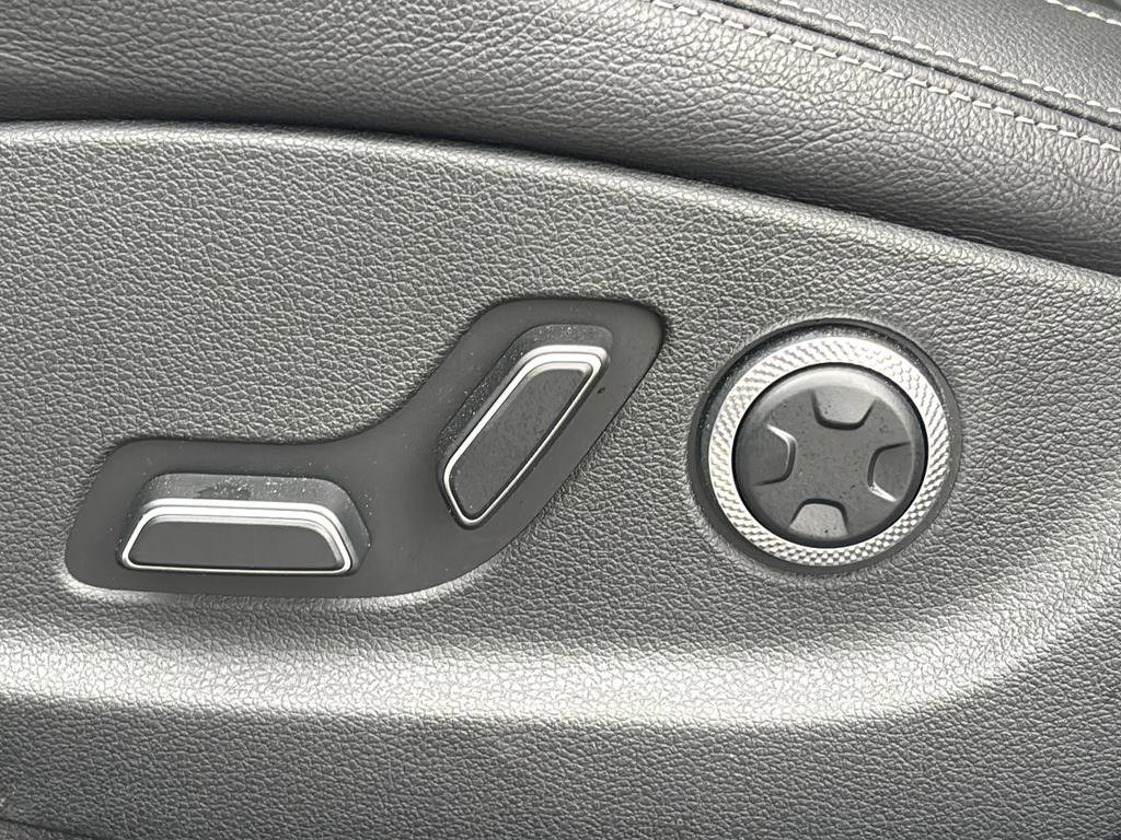 Certified 2026 Genesis GV70 2.5T AWD/4WD image 19