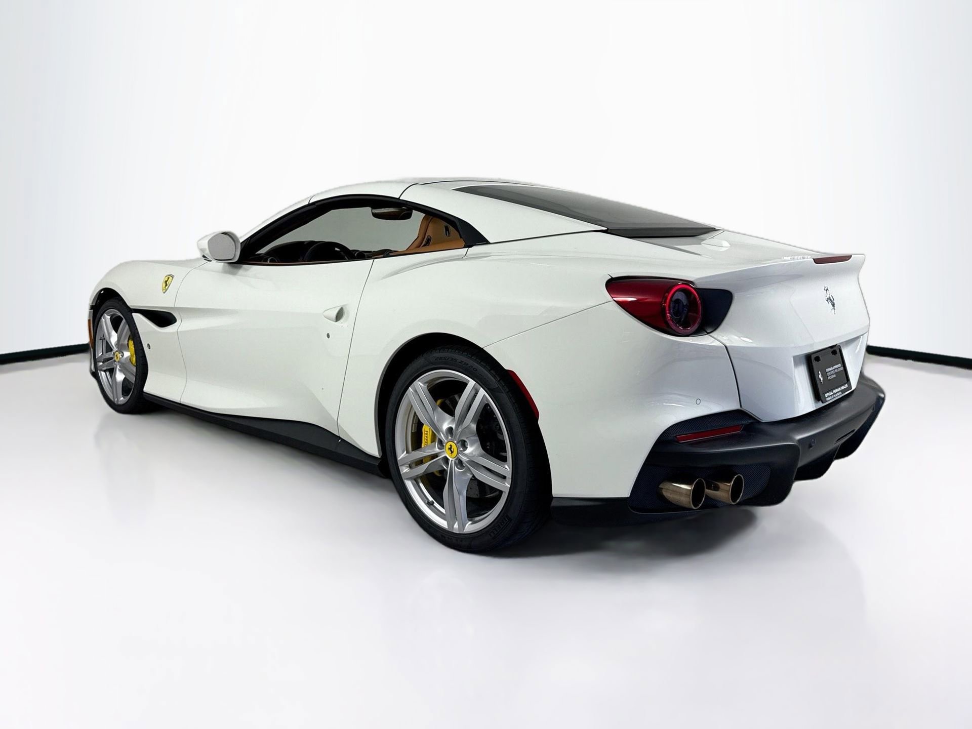 Certified 2022 Ferrari Portofino M image 18