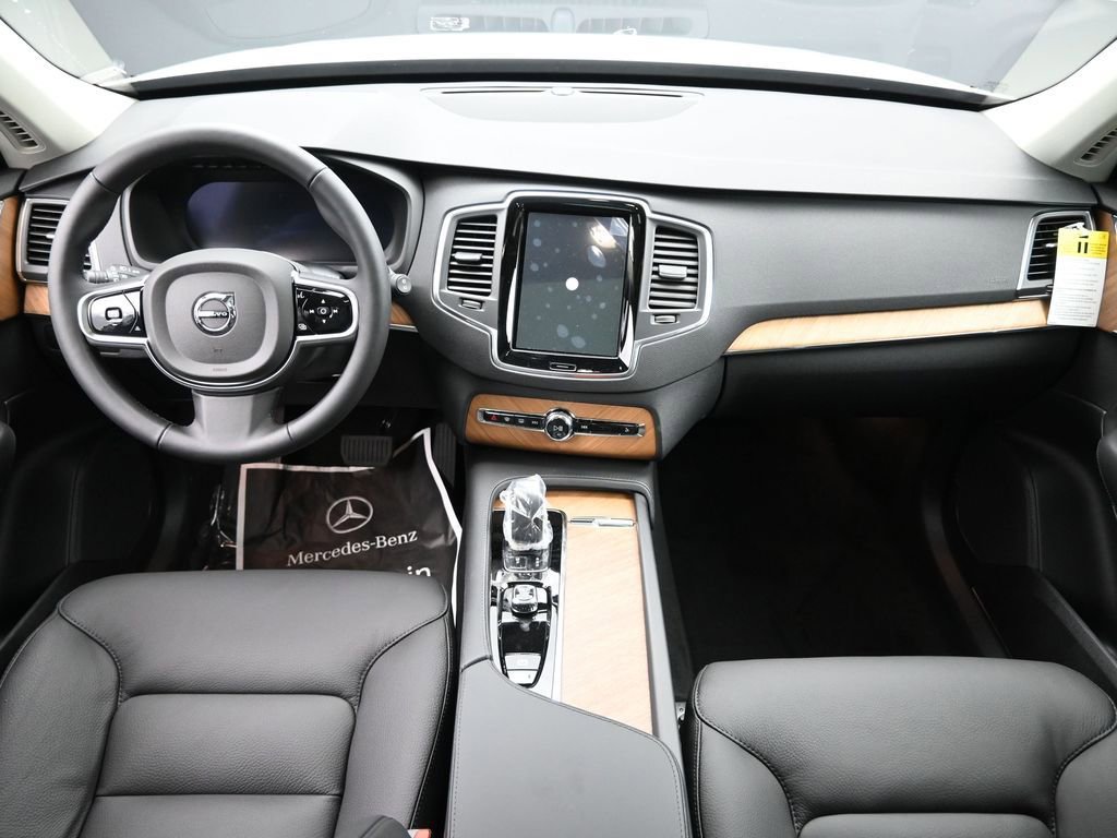 New 2025 Volvo XC90 T8 Core w/ Protection Package Premier AWD/4WD image 19