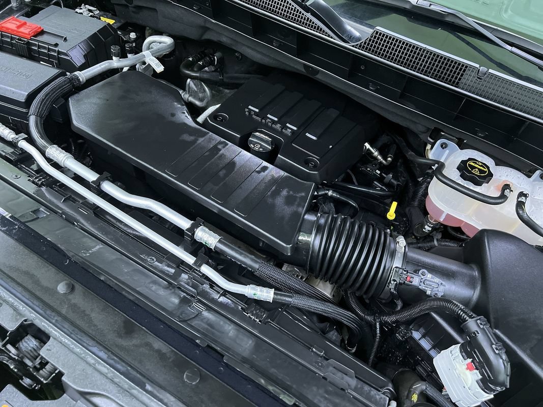 Used 2024 Chevrolet Silverado 1500 LT AWD/4WD image 30