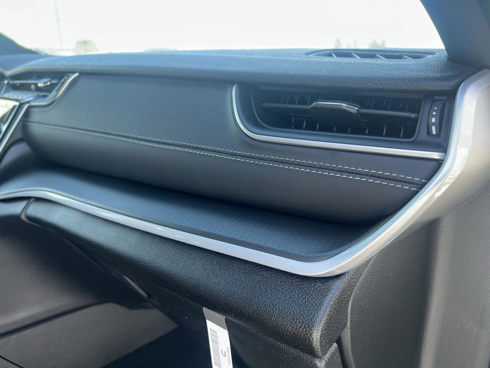 New 2026 Jeep Grand Cherokee L Laredo image 40