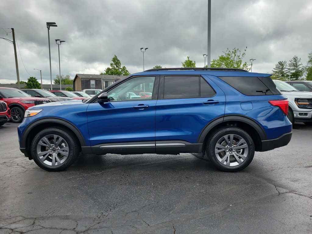 Certified 2023 Ford Explorer XLT w/ Equipment Group 202A AWD/4WD image 7