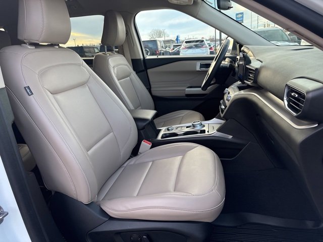 Used 2023 Ford Explorer XLT w/ Equipment Group 202A image 12