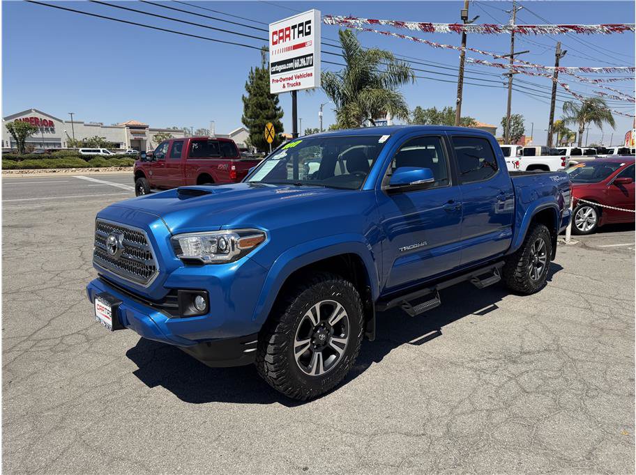 Used 2017 Toyota Tacoma TRD Sport w/ Tow Package RWD image 17