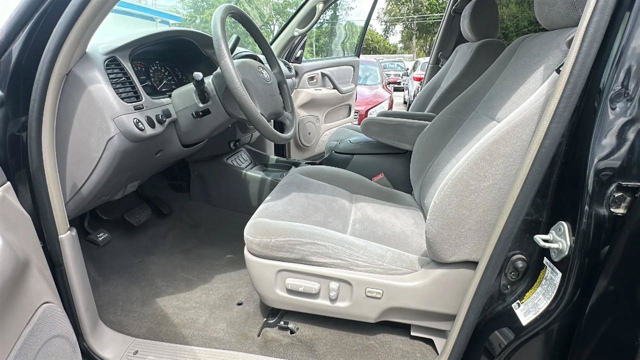 Used 2006 Toyota Sequoia SR5 AWD/4WD image 22