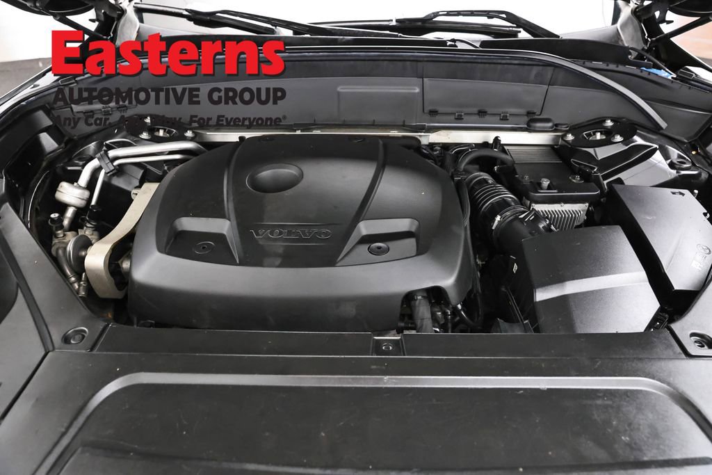 Used 2016 Volvo XC90 T6 Momentum w/ Momentum Plus Package AWD/4WD image 7