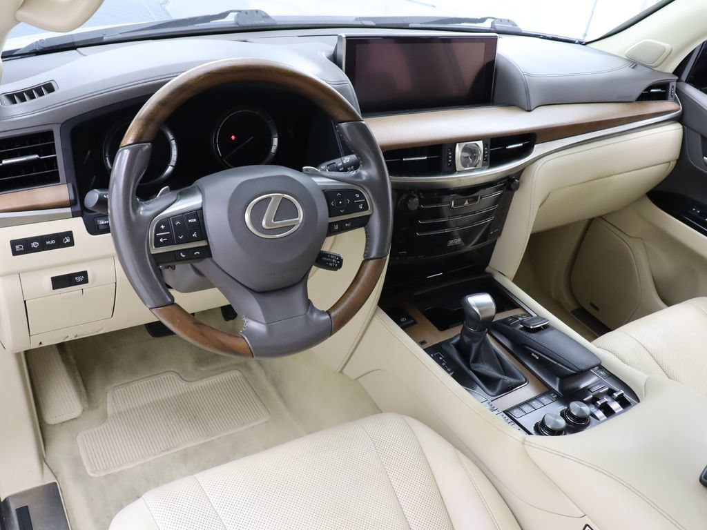 Used 2017 Lexus LX 570 4WD w/ Luxury Package image 14